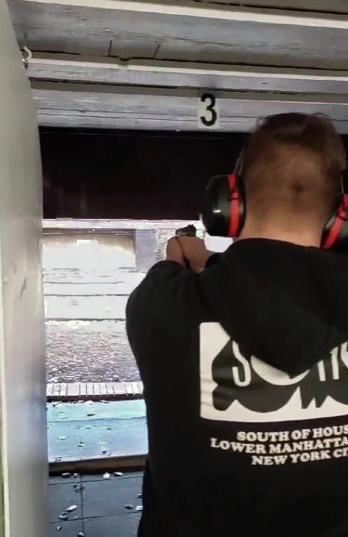 Pistolen Training auf dem Schießstand